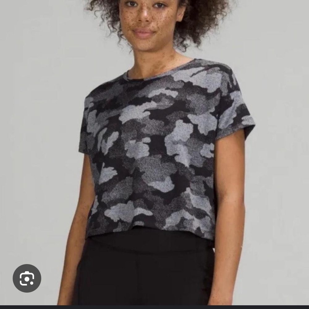 Lululemon black and grey camo crop top